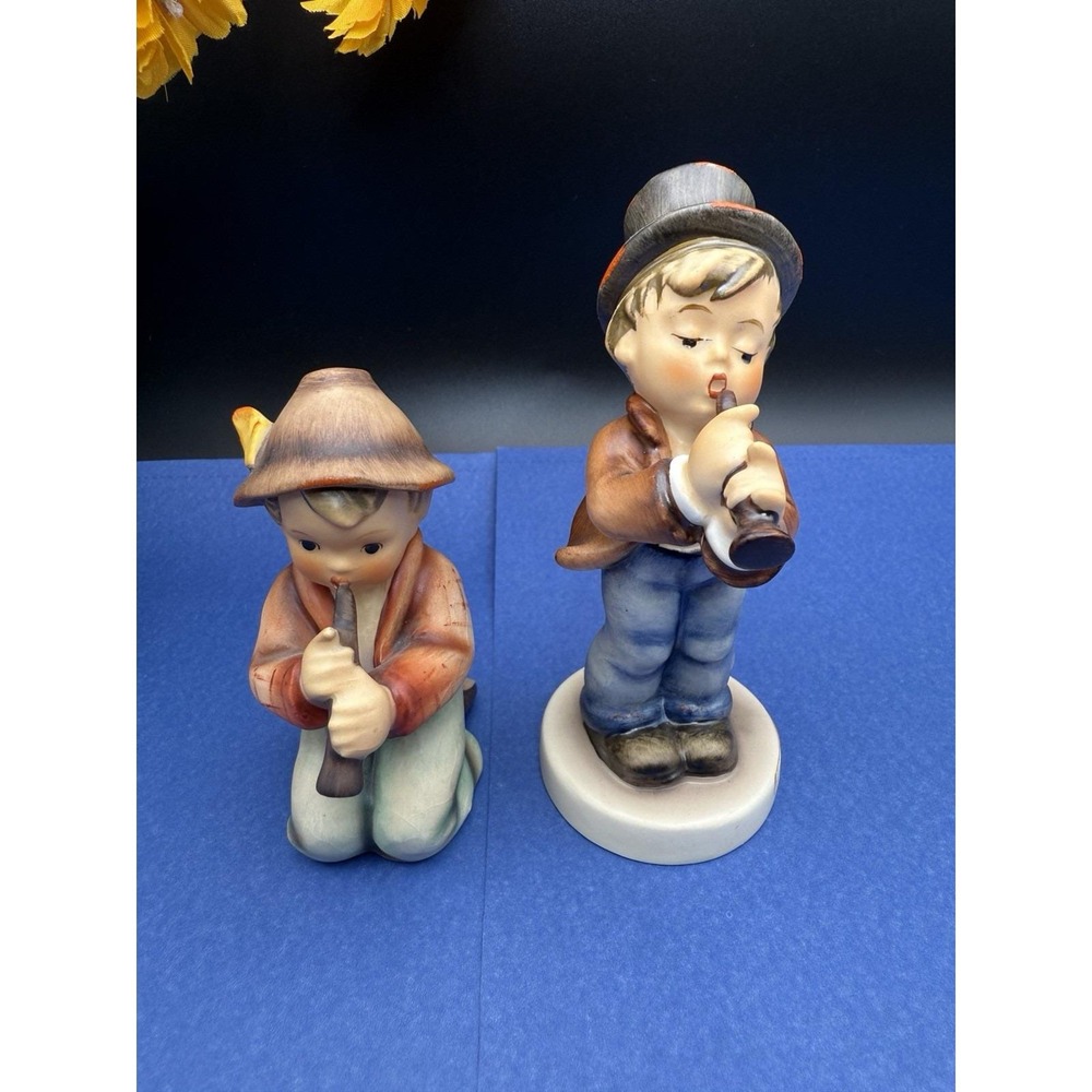 Hummel Lot of 2 Figurines "Serenade"85/0 TMK-5 And‎ Little Tooter 214/H TMK-4